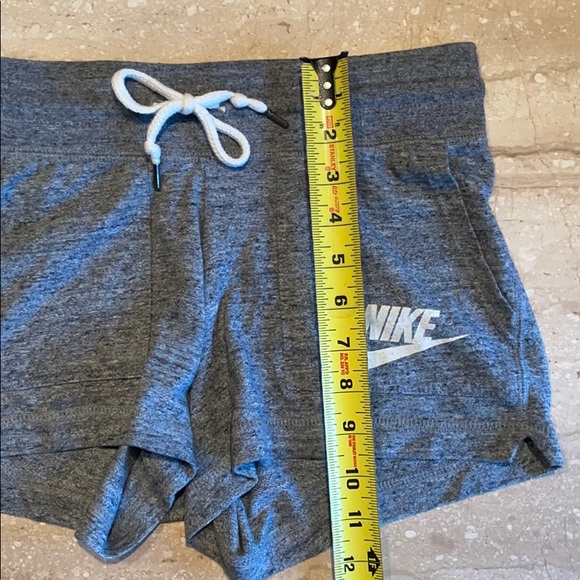 Women’s Nike Gym Shorts XS - Picture 7 of 7